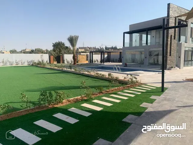 مزرعة فخمة و مدفية بالبحر الميت و المطار
