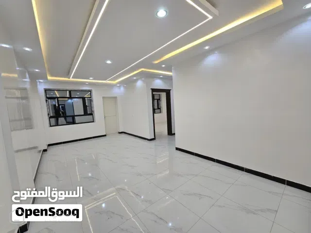 شقة للبيع في بيت بوس ع الزفلت مساحة واسعة وكبيره وبسعر مناااسب في عمارة 6 ادوار فقط سوبر لوووكس