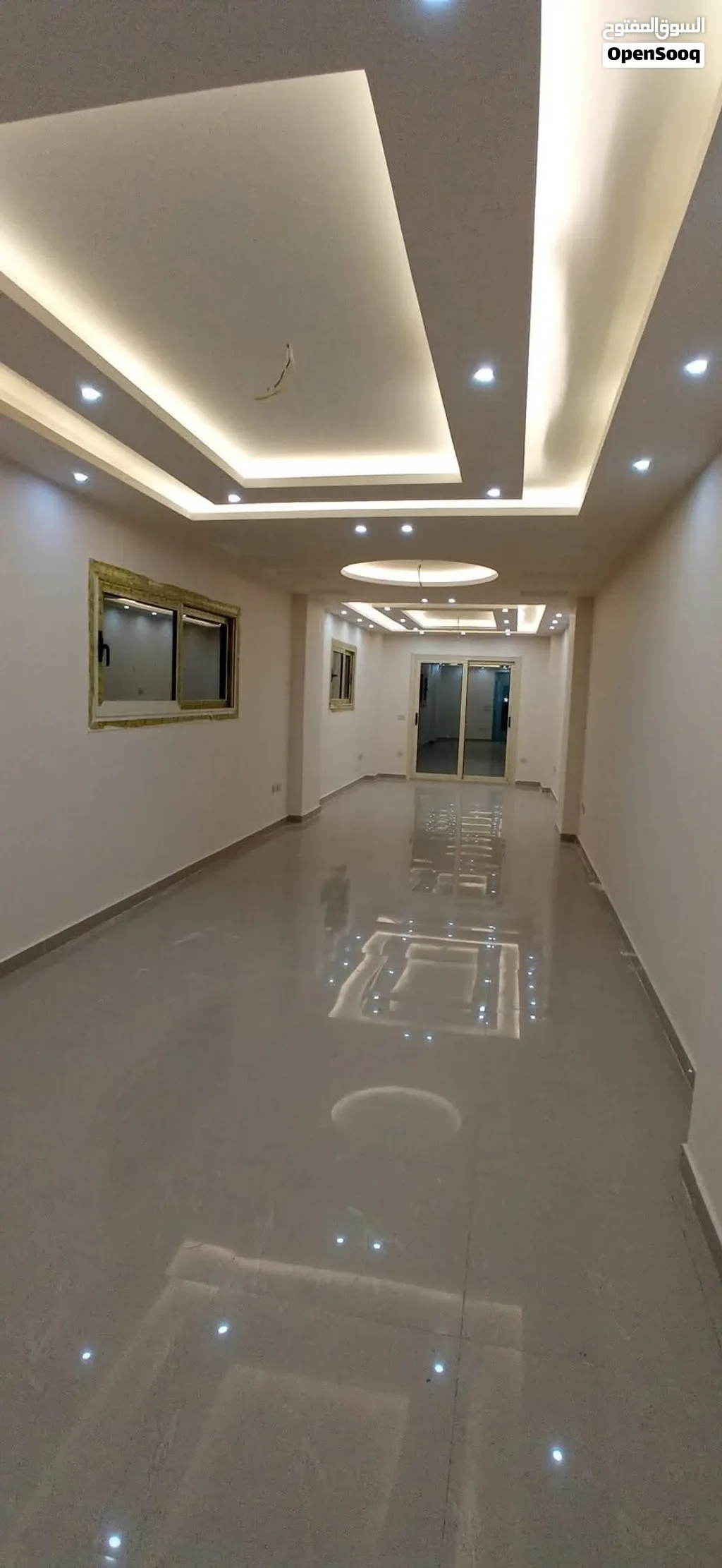 شقة للبيع بأرقى مواقع ميامى خطوات من جمال عبد الناصر والعيسوى لمحبي الإستثمار والسكن راقى والخصوصيه