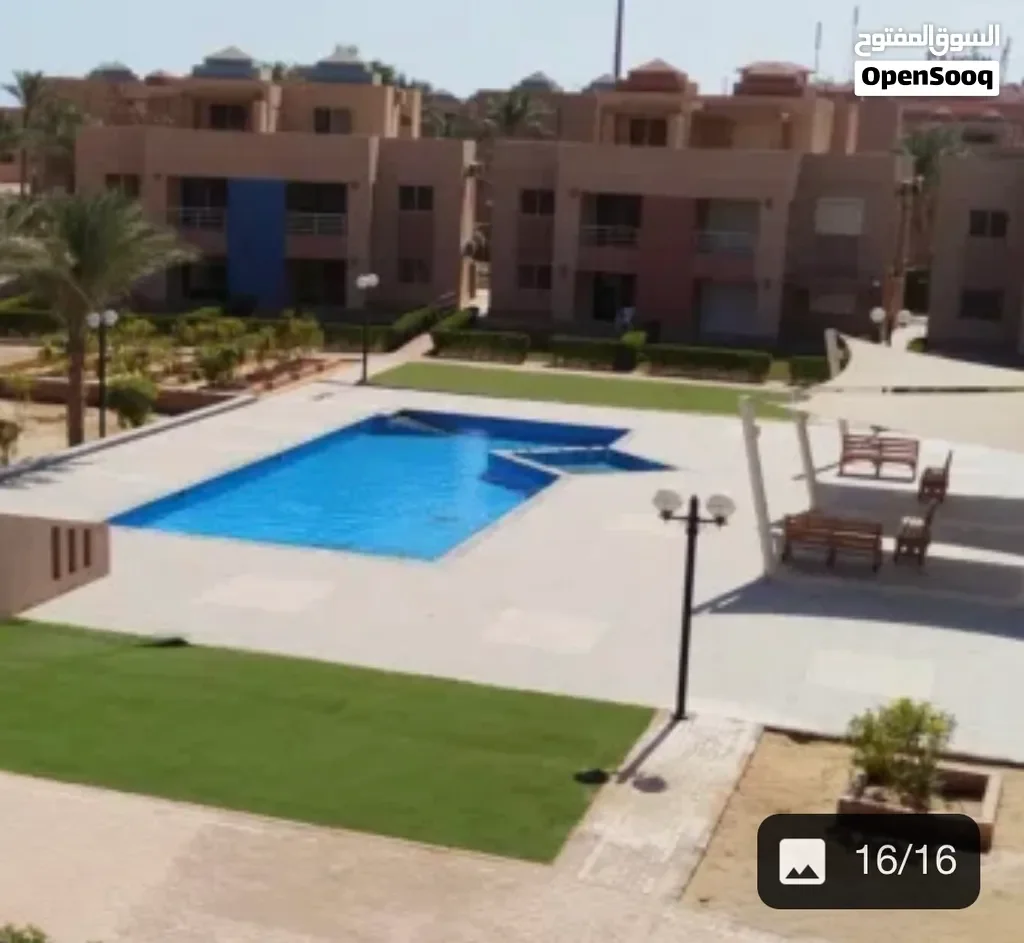 شاليه للبيع في السخنه للبيع مع الروف مع الفرش و تكيف