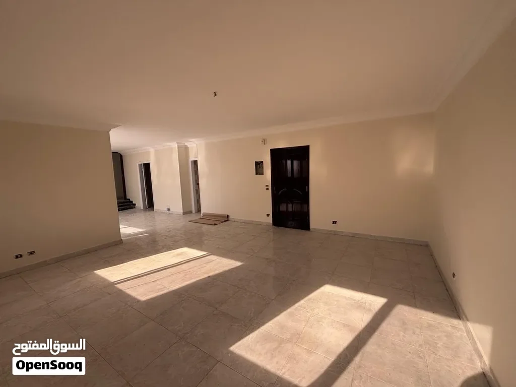 شقة للإيجار سكن لأسرة على الرئيسى واجهة بحرية