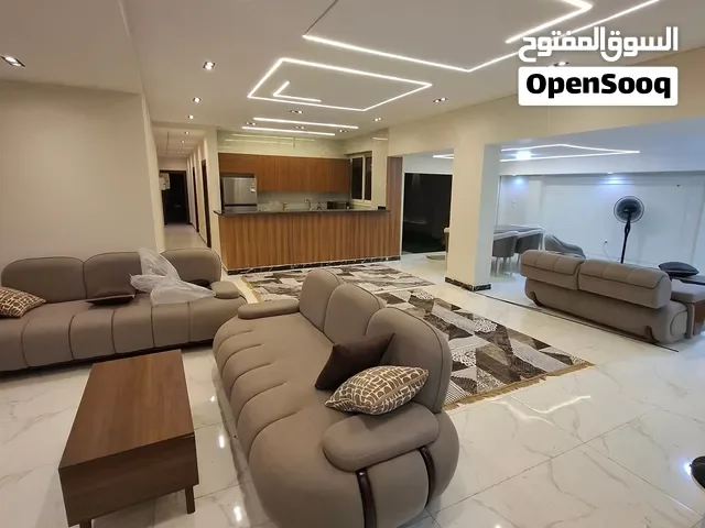 شقه 250م للبيع في قلب الشيخ زايد الترا سوبر لوكس ب الفرش والاجهزه