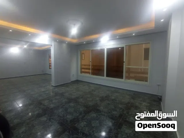 شقة المشاية العلوية شارع الجمهوريه