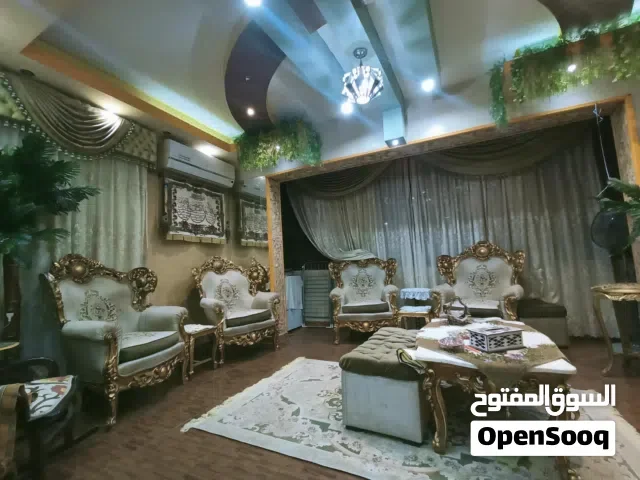 بيع شقة بالمنصورة شارع البشبيشي من شارع .كلية الاداب . تطل على سوبر ماركت الوكالة. ناصية الطرشوبي