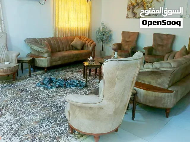 شقة للبيع طابق ثالث او للمراوس