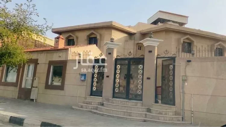 فيلا للبيع في شارع اوس بن ثابت
