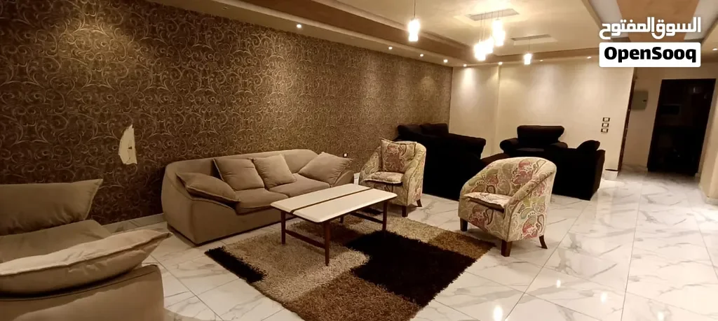 شقه للايجار المفروش الشهري والسنوي في المهندسين تفرعات جامعه الدول قريب من الاسواق الحره
