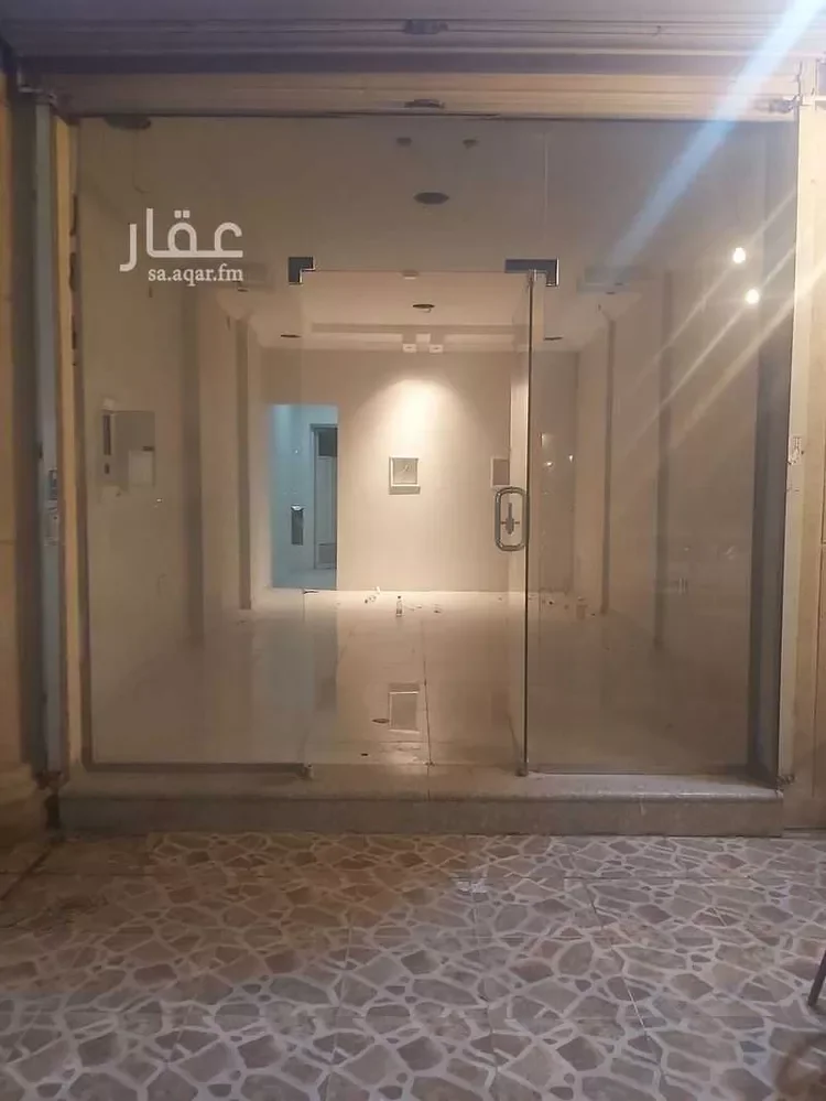 محل للإيجار في شارع السائب ابن الحارث