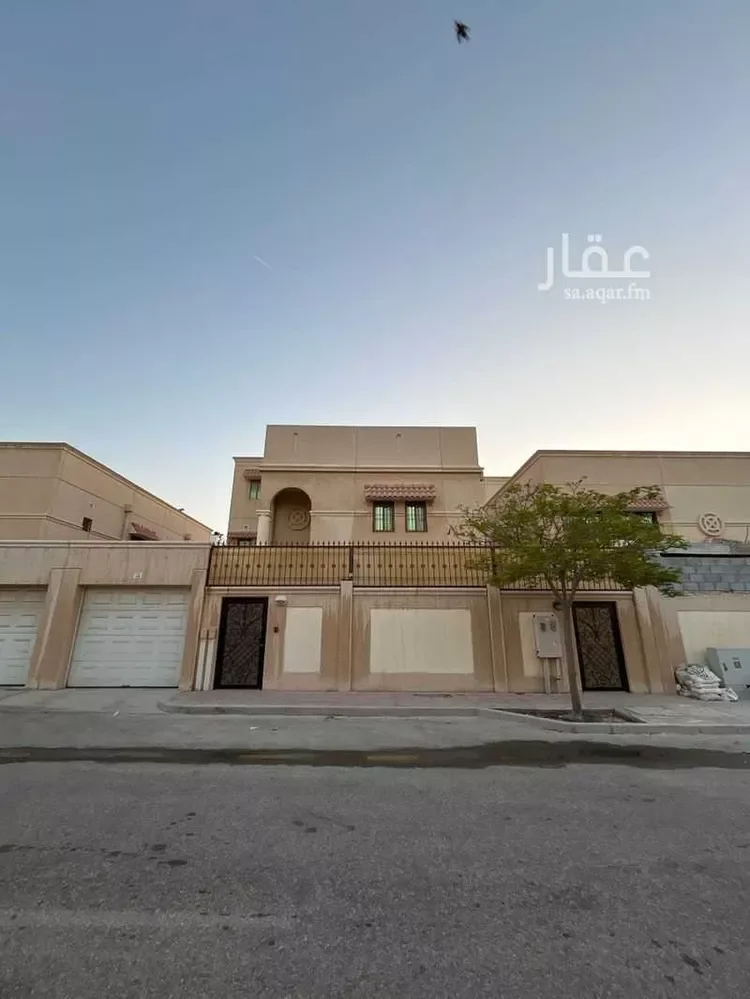 فيلا للإيجار في شارع الرويضة