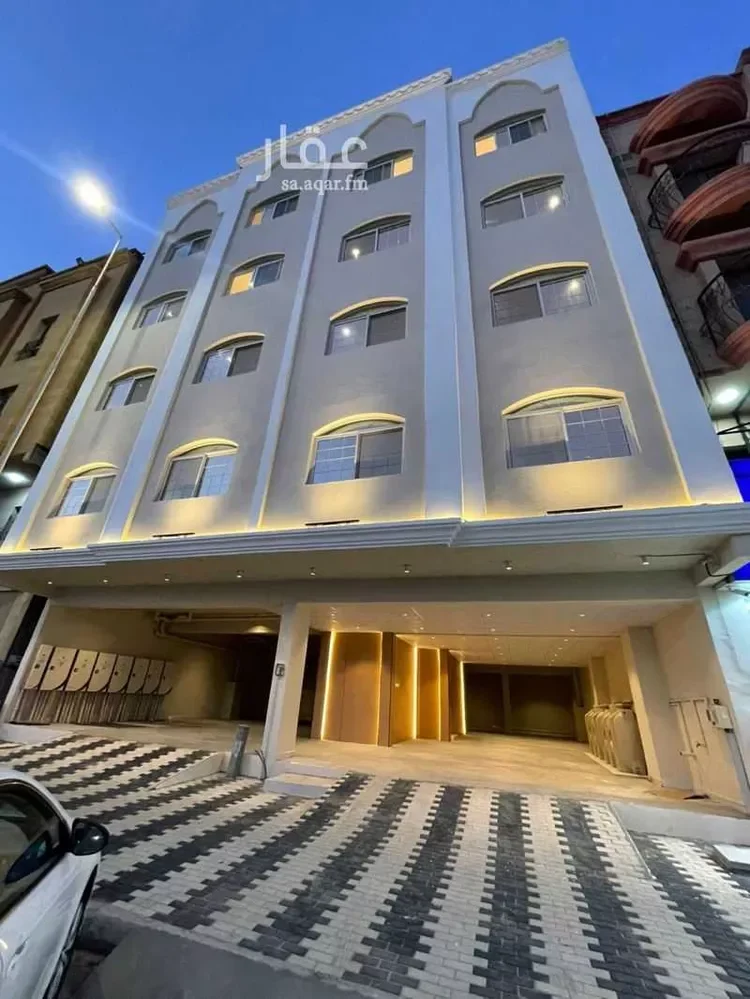 عمارة للبيع في شارع طريق الملك خالد فرعي