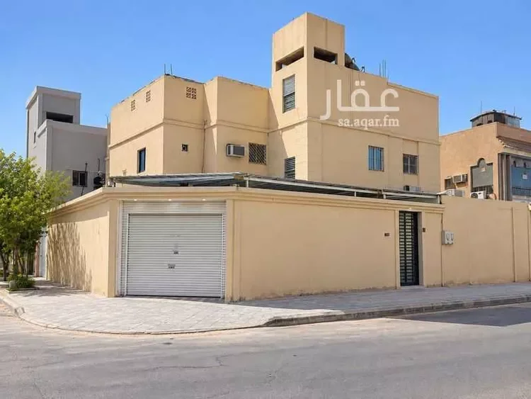 فيلا للبيع في شارع وادي منى