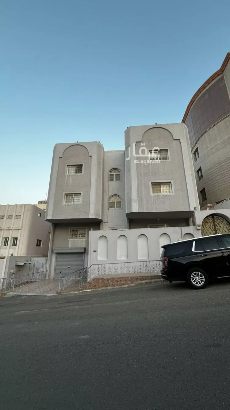 عمارة للبيع في شارع عبد الملك بن عبد الملك بن درباس
