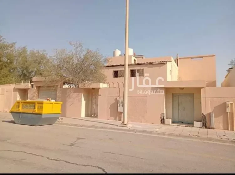 فيلا للبيع في شارع العزيزيه