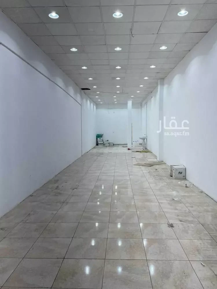 محل للإيجار في شارع اميمة بنت عبدالمطلب