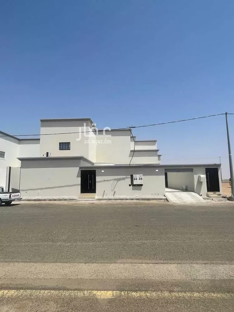 عمارة للبيع في شارع عبدالله بن عباس