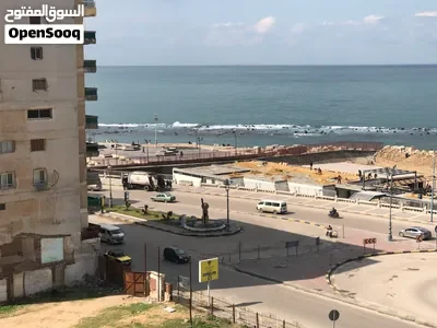من المالك مباشره ع البحر اول نمره منه متاحه الان مطبخ كامل وسط جميع الخدمات ميامي خالدبن الوليد