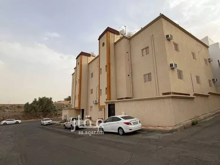 شقة للبيع في شارع العباس بن الاحنف