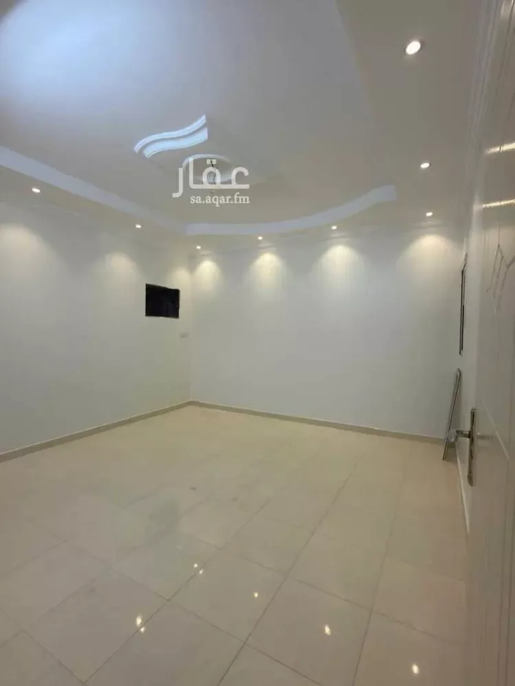 شقة للإيجار في شارع الانيق