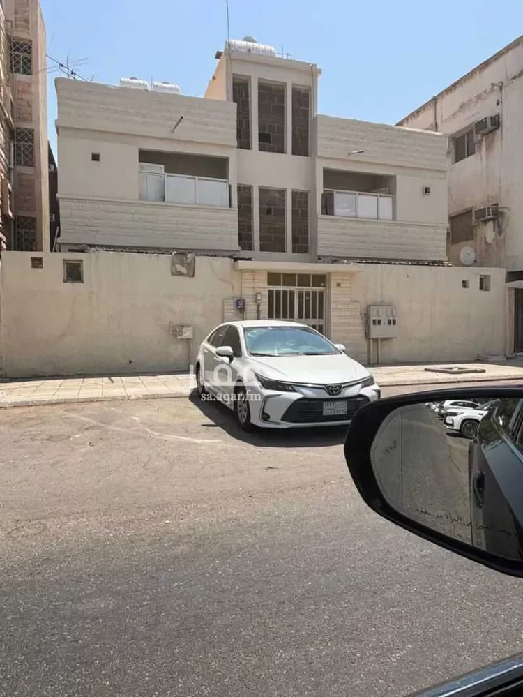 عمارة للبيع في شارع بقيق
