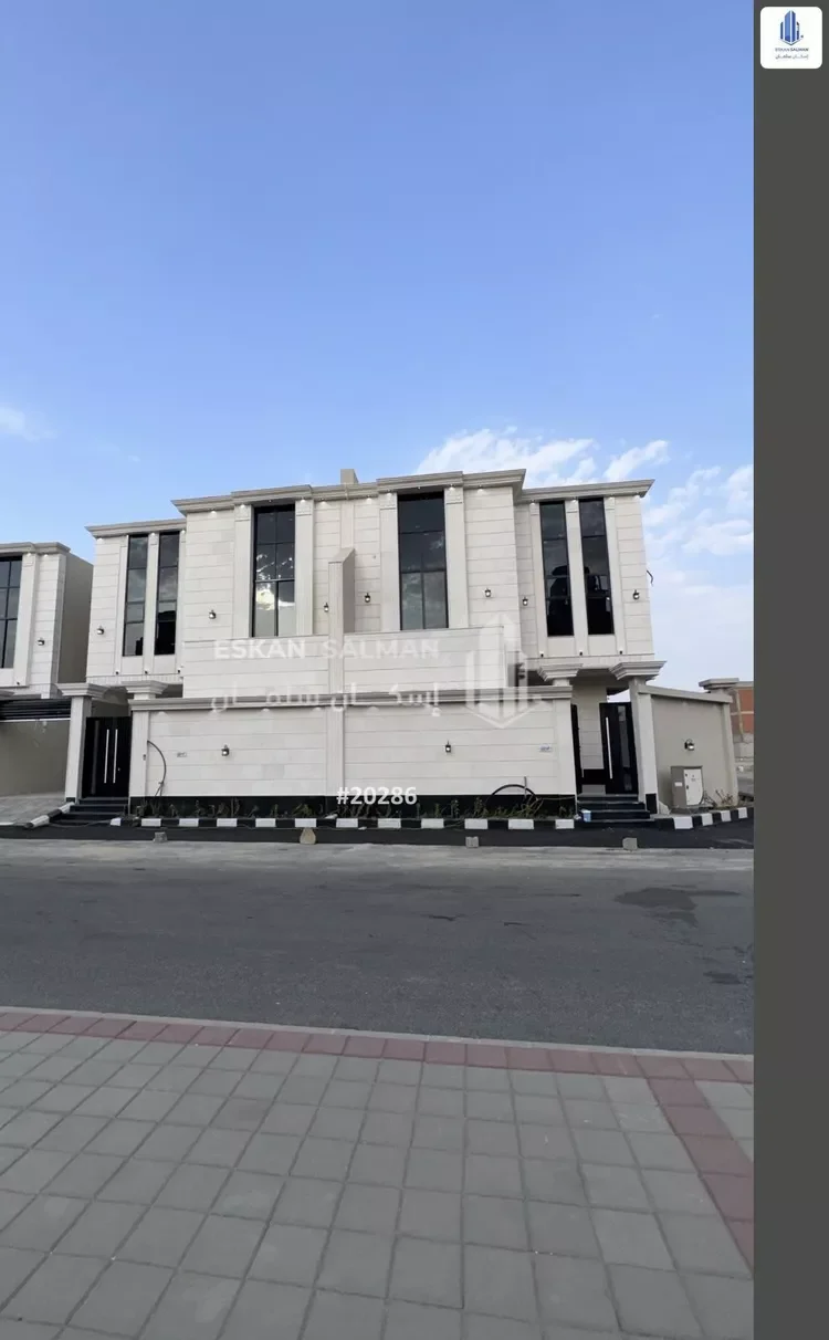 فيلا للبيع في شارع الوليد ابن قيس — بيت أو فيلا في الجموم