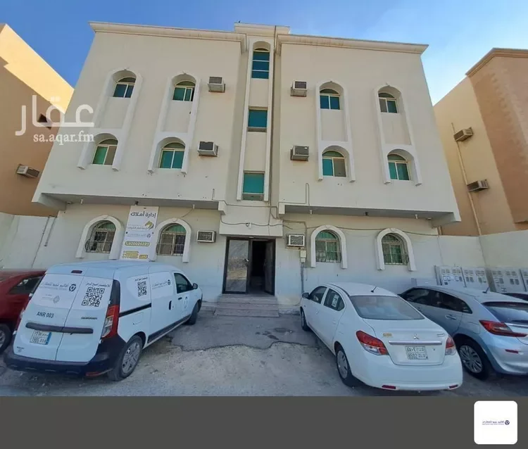 شقة للإيجار في شارع ابن الجميل — شقة في الهفوف