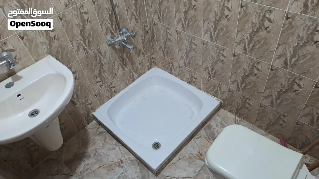 شقة لطلاب الطب للايجار في مرود باب الجامعة الشمالي