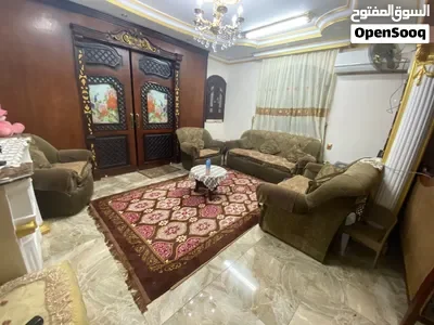 شقة 285 متر تشطيب راقي ناصية بحري ببرج اسانسير
