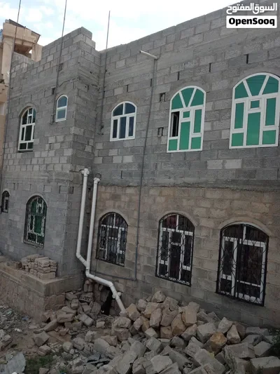 عمارة عرطة العرطات ثلاث لبن حر + بدروم + حوش سيارة