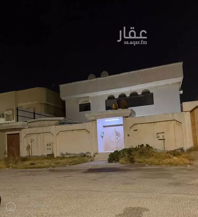 فيلا للبيع في شارع 2163189
