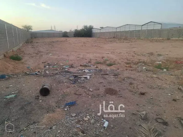 أرض للبيع في شارع طربق الدلم بإتجاه الجنوب