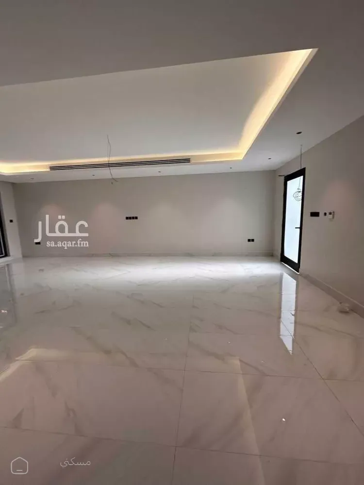 فيلا للإيجار في شارع 9988774