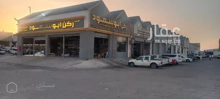 محل للإيجار في شارع ابن ام مكتوم