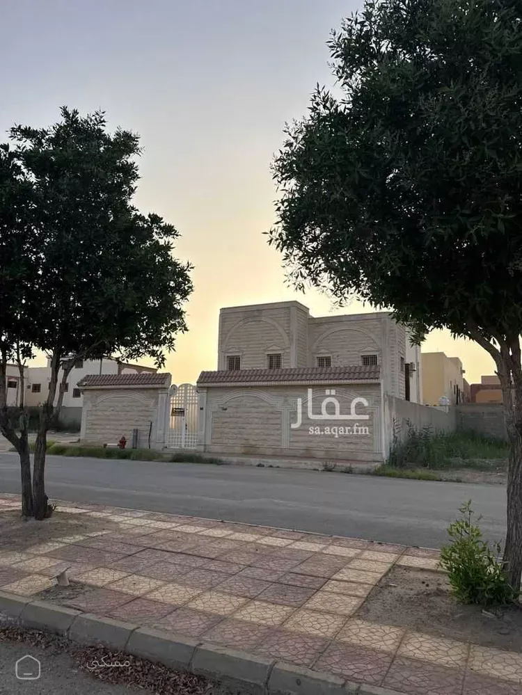 فيلا للبيع في شارع 24462365
