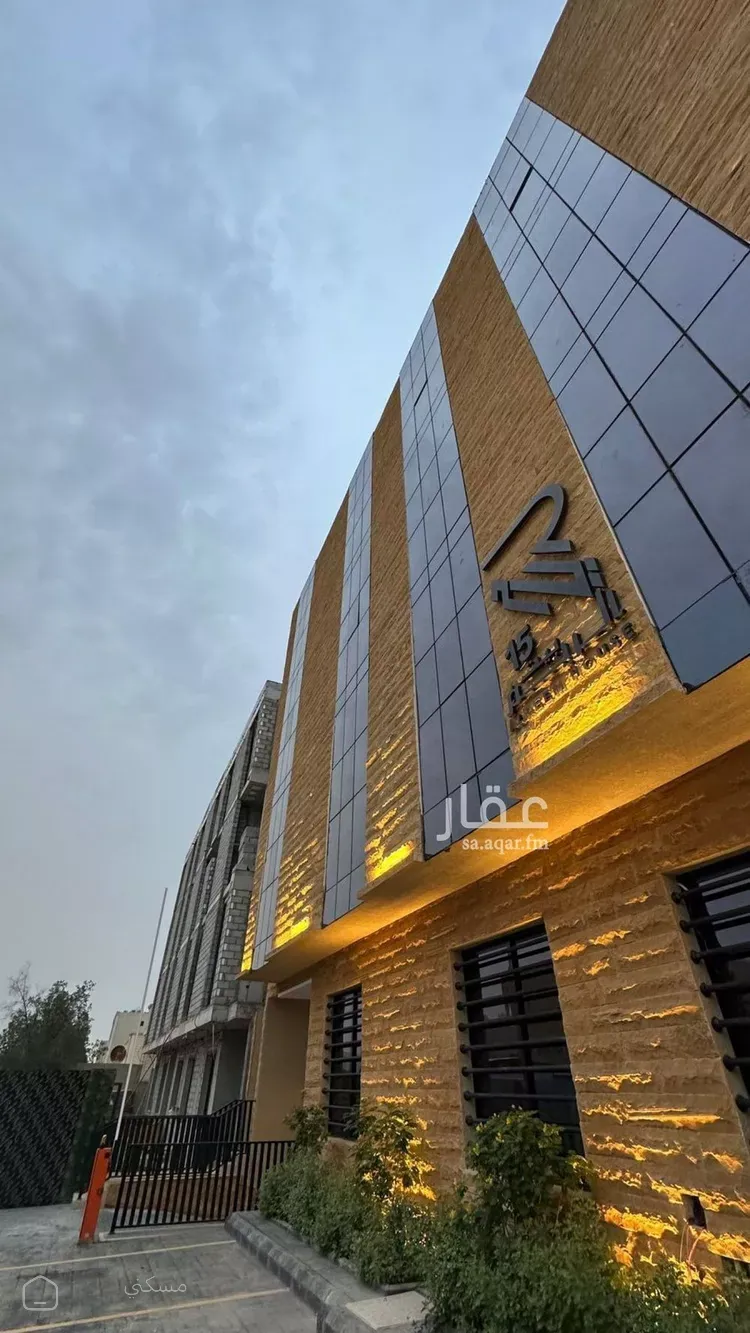 عمارة للبيع في شارع عبدالرحمن بن داود