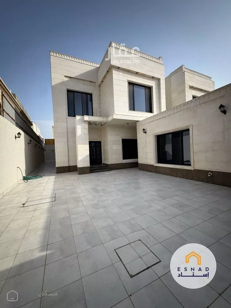 فيلا للإيجار في شارع عثمان ابن مالك