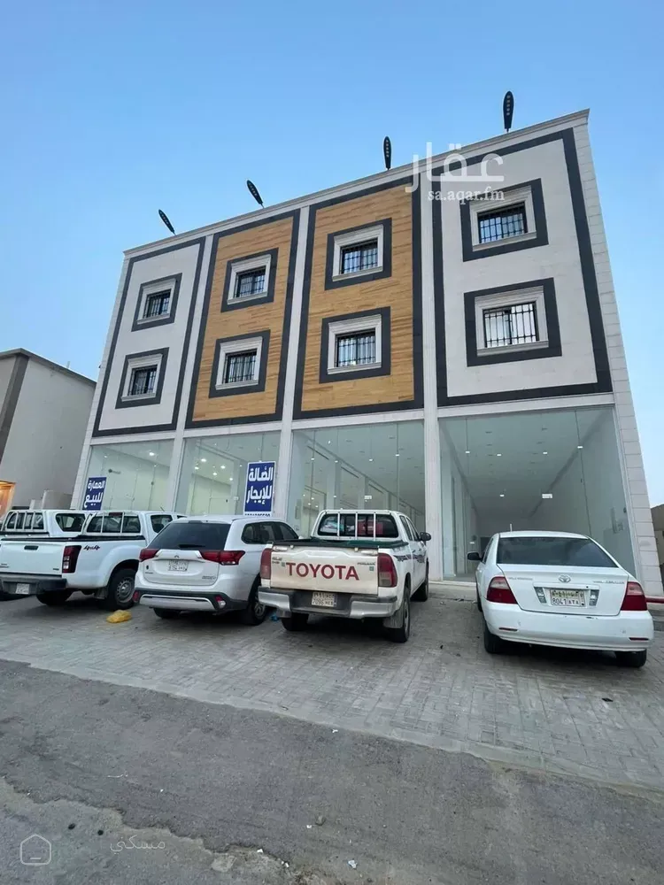 عمارة للبيع في شارع سعود الفيصل