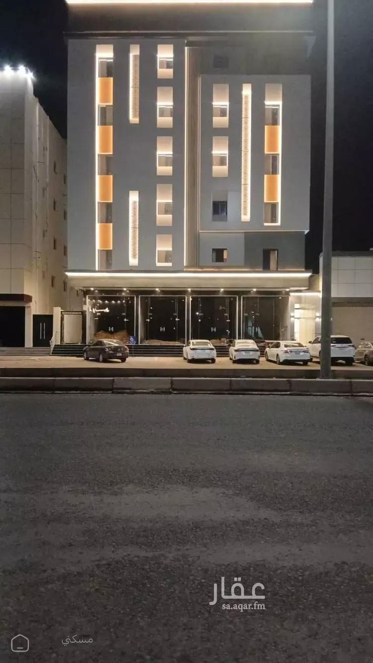 محل للإيجار في شارع 7720732