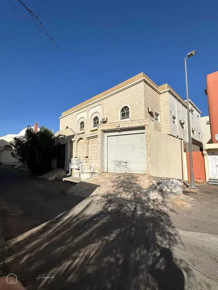فيلا للبيع في شارع ابي الجود