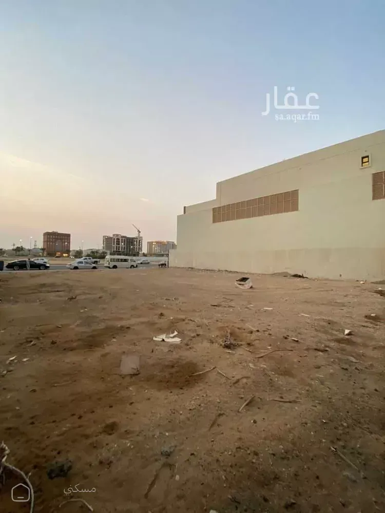 أرض للبيع في شارع عبدالله ابن عمير