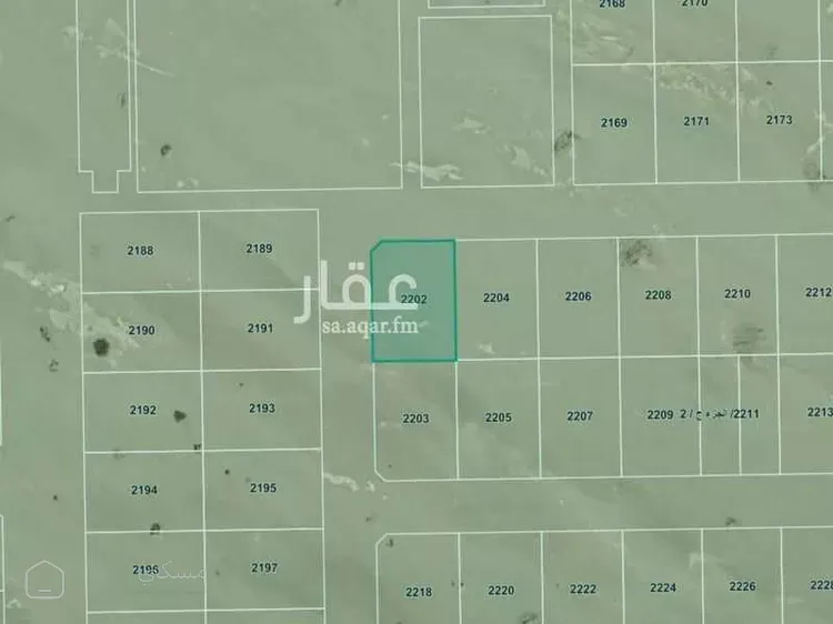 أرض للبيع في شارع
