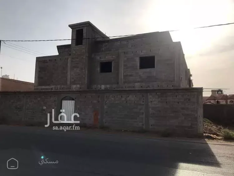 فيلا للبيع في شارع الامير سلطان بن عبدالعزيز