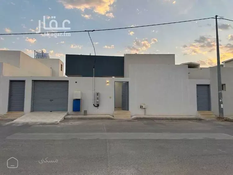 عمارة للبيع في شارع طريق الامير فيصل بن بندر بن عبدالعزيز