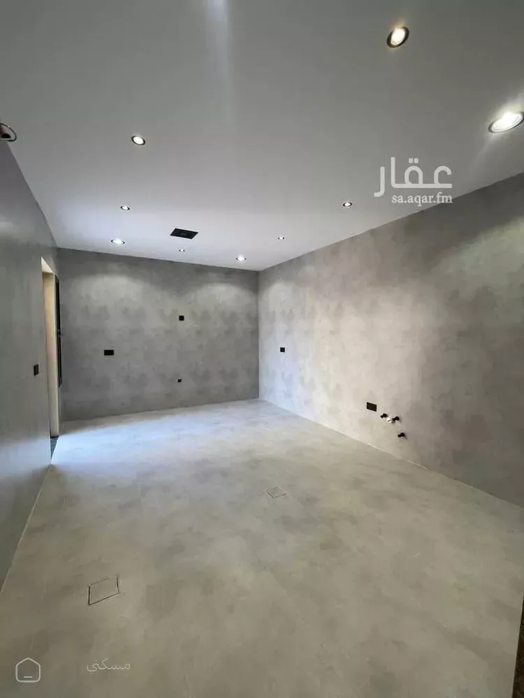 فيلا للبيع في شارع العزيزية 80