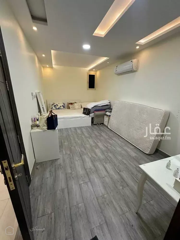 شقة للبيع في شارع 930435