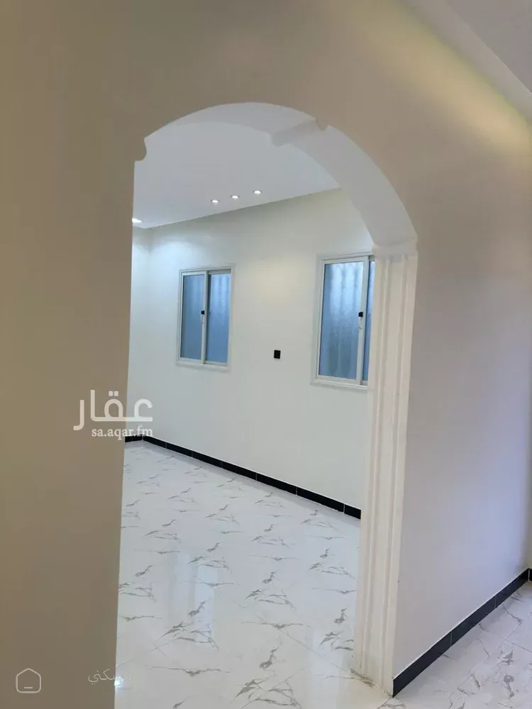 شقة للبيع في شارع شرق المطار