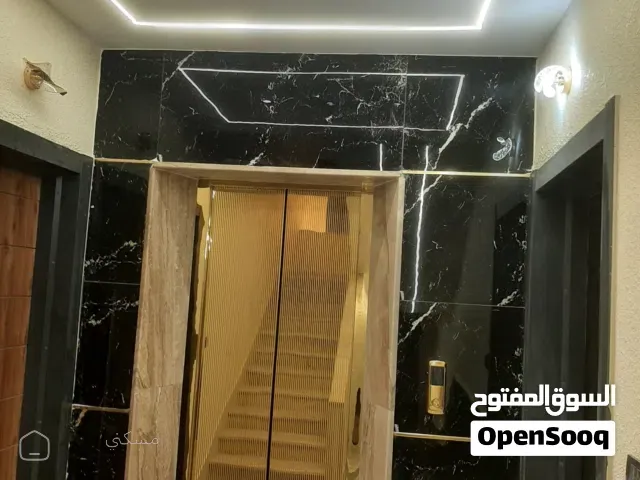 شقق أرضية مميزة للبيع فى اربد الحي الشرقى مساحة 152 متر