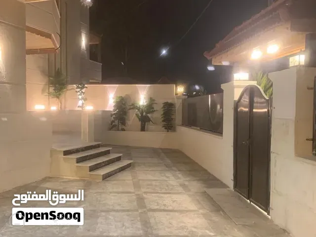 بيت شبه فيلا متلاصقه للبيع