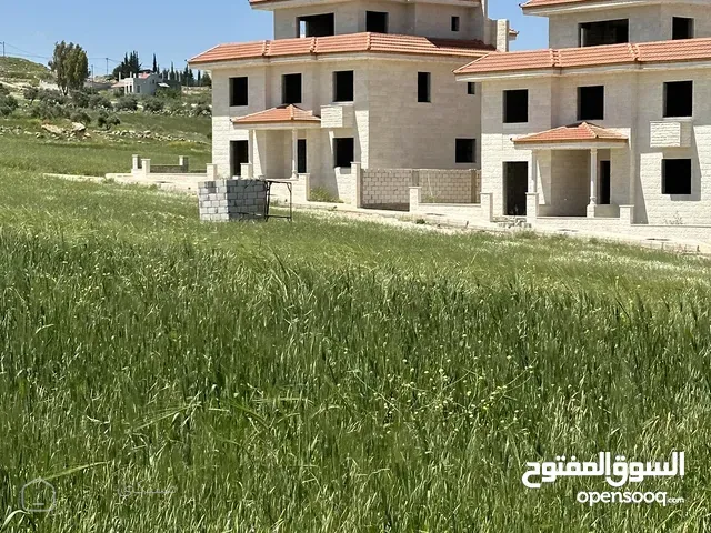 فيلا متلاصقه للبيع / عظم