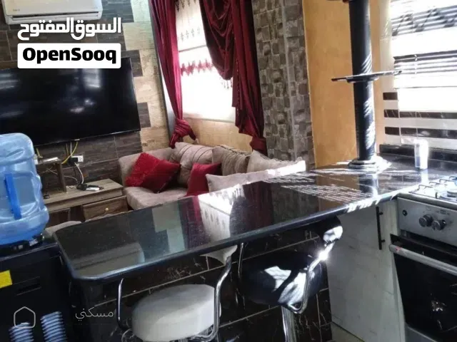 شقة مفروشة للإيجار الزرقاء قريب من الخدمات