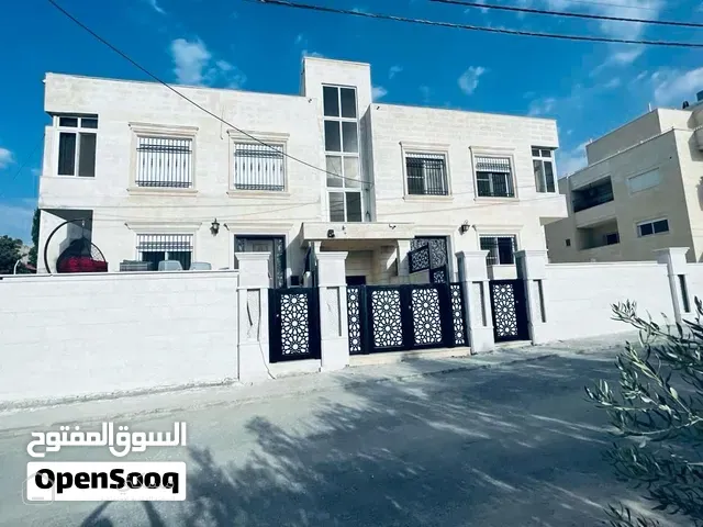 شقة شبه فيلا أرضي مميزة للإيجار - غير مفروشة